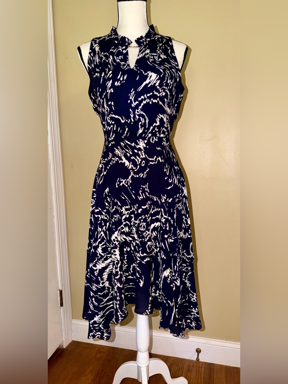 Ivanka Trump Navy and White High-Low Printed Midi Skirt - Picture 4 of 8